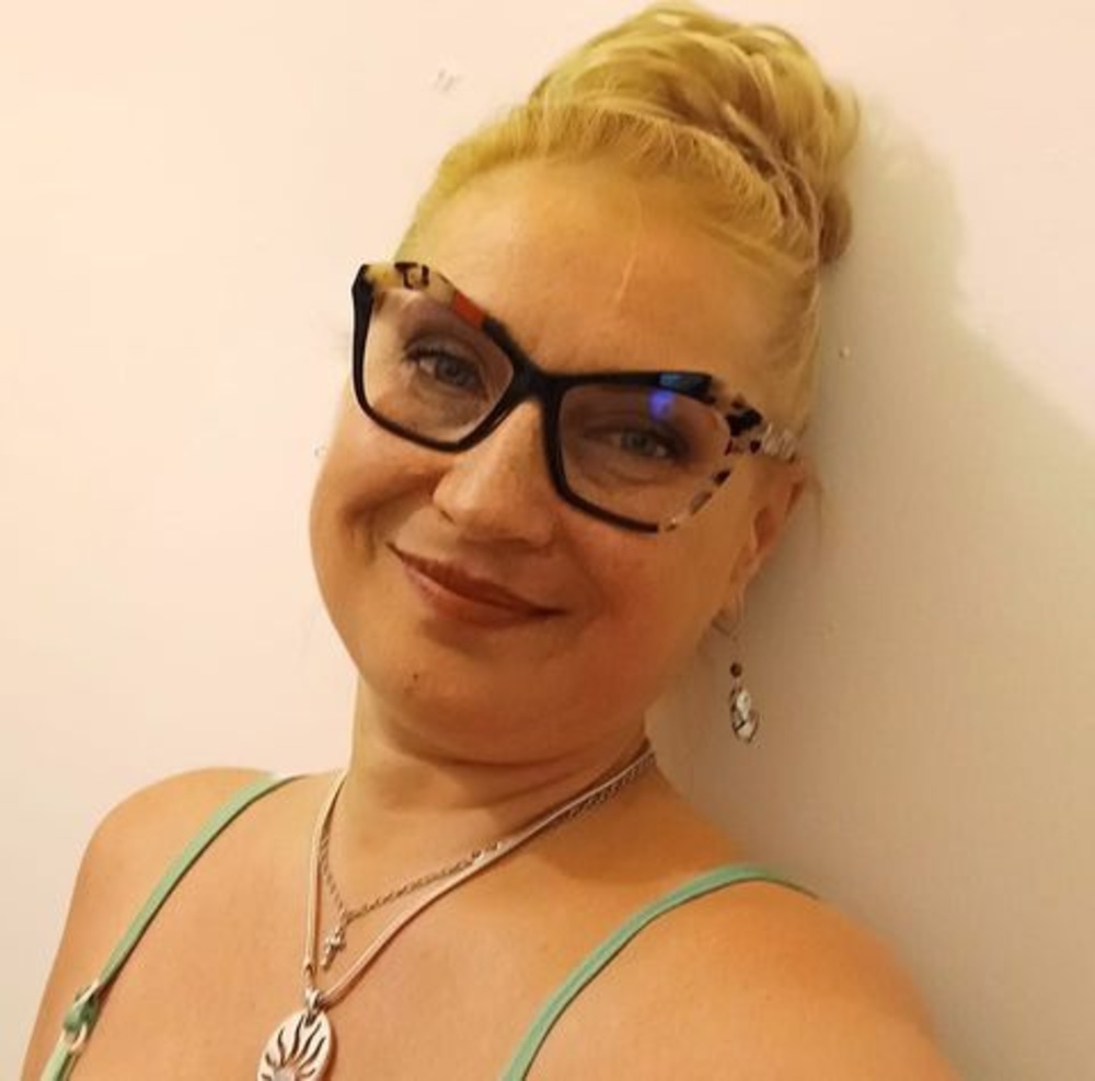 Meet your Posher, Dilia